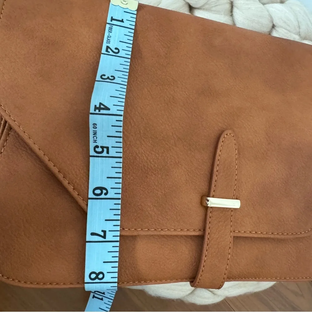 Chic cognac vegan clutch Bag with removable Chain Strap nwot